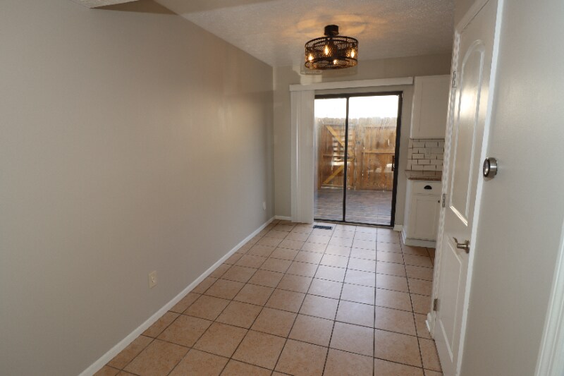 Building Photo - 8176 Rochester Way