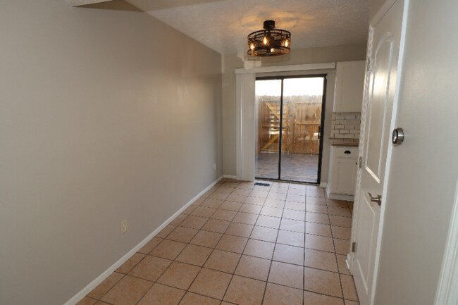 Building Photo - 8176 Rochester Way