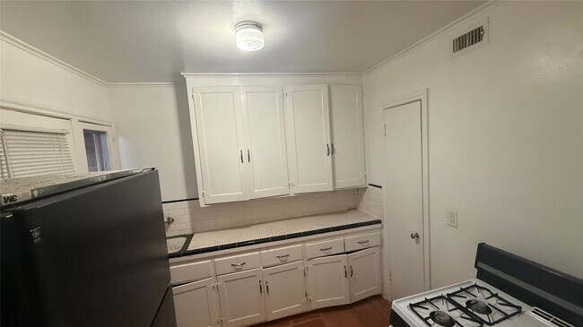 Building Photo - 1928 North Blvd