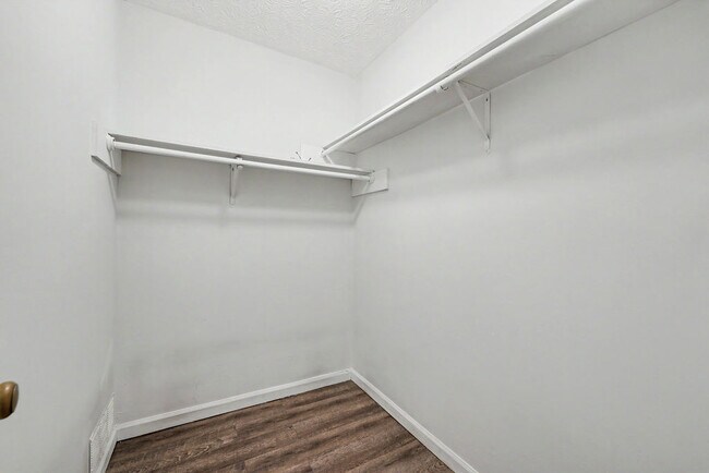 Building Photo - 2501 Riverchase Crossing NE