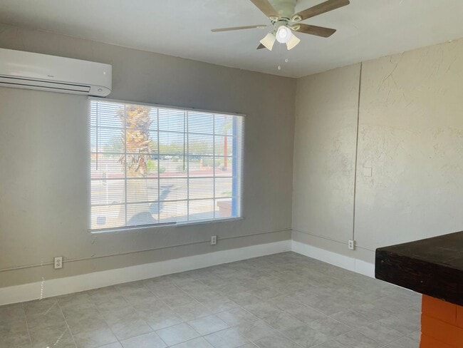 Building Photo - Fully Remodeled Charming Historic 2 Bed 1 ...