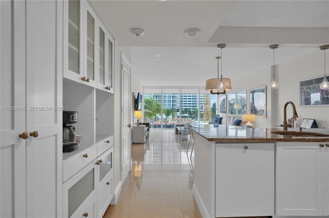 Building Photo - 10275 Collins Ave