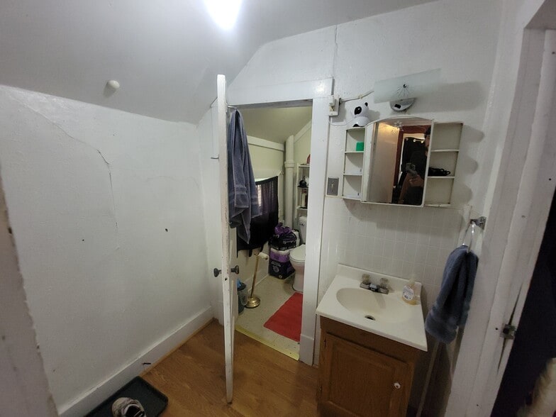 Building Photo - 239 Chippewa St