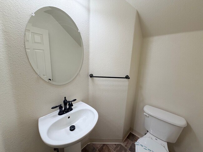 Building Photo - 5704 Golden Eagle Dr