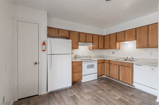 Building Photo - 2521 Crosstimbers Dr