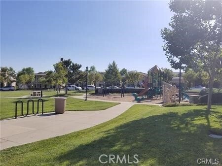 Building Photo - 879 Iris Way