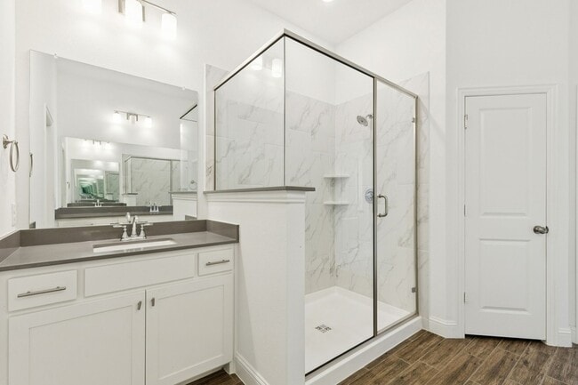 Building Photo - 7143 Buchanan Dr