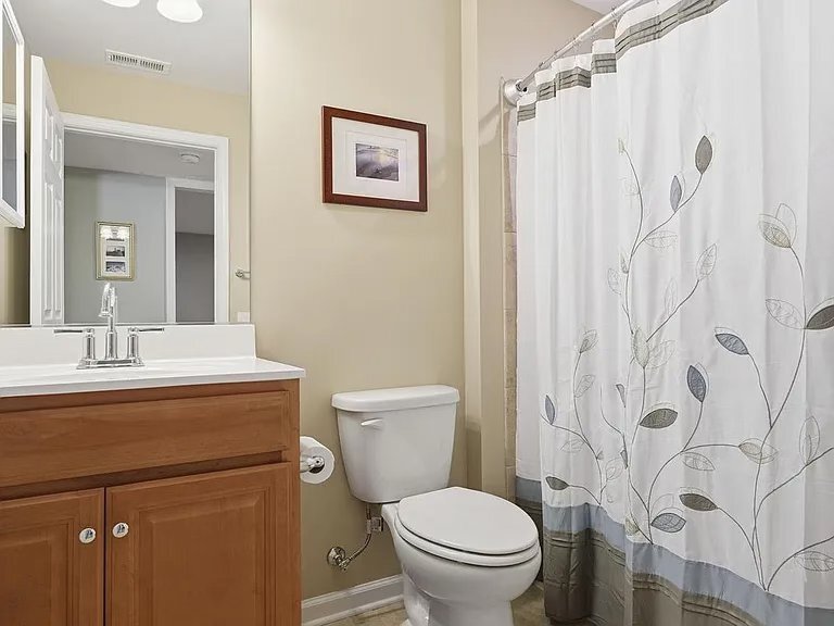 Building Photo - 7 Nauset Way