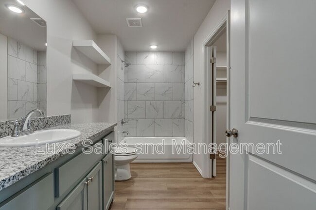 Building Photo - 10809 NW 119th St