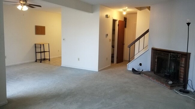 Building Photo - 212 Crosswoods Rd