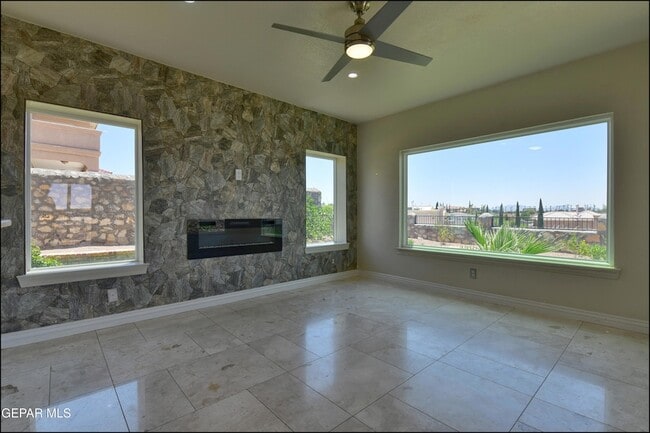Building Photo - 6732 Pearl Ridge Dr