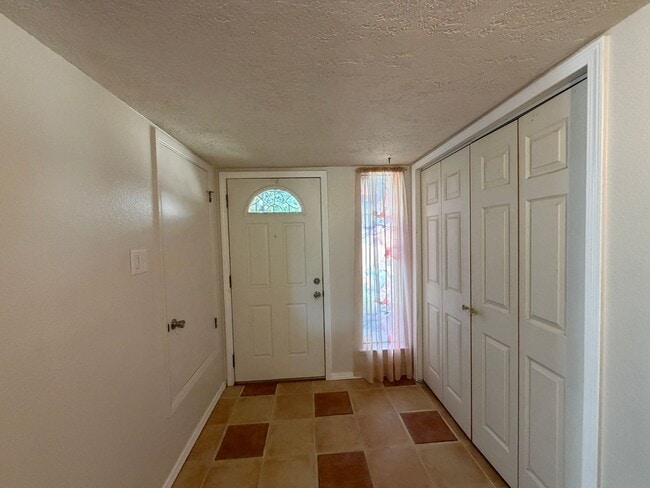 Building Photo - 5812 Brahma Dr NW