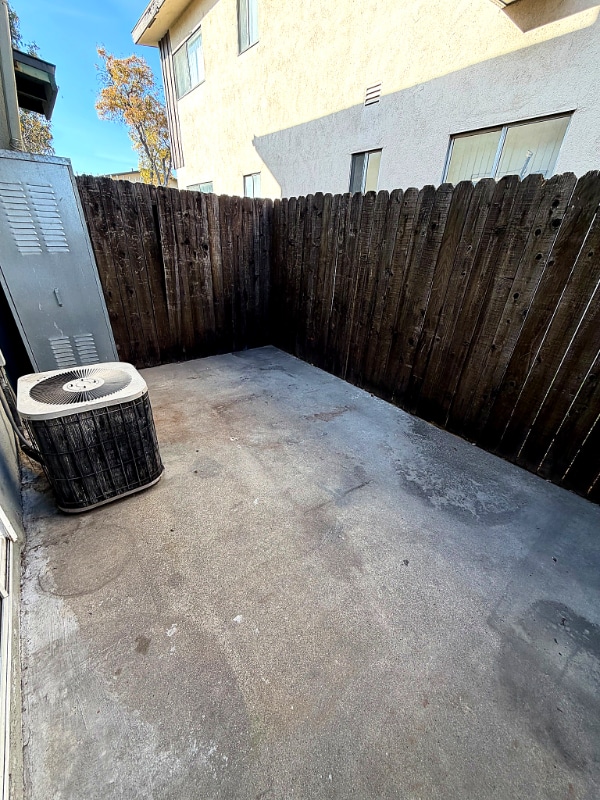 Building Photo - 610 Silverwood Ave