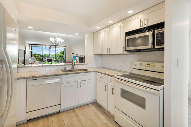 Building Photo - 6562 Boca Del Mar Dr