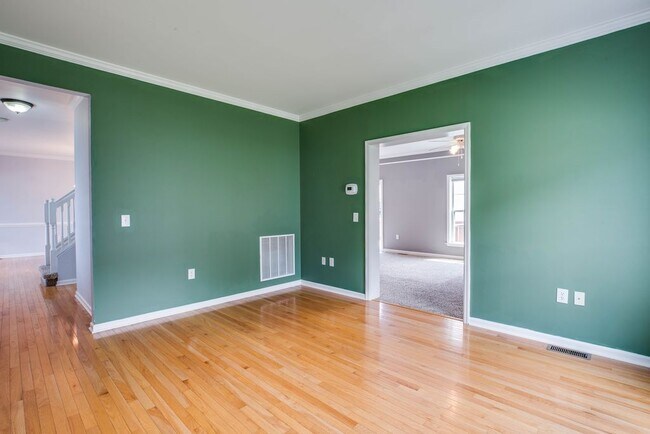 Building Photo - 43 Carlsbad Dr
