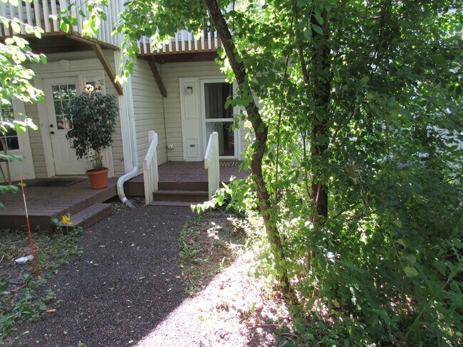 Building Photo - 255 W Treehouse Ln