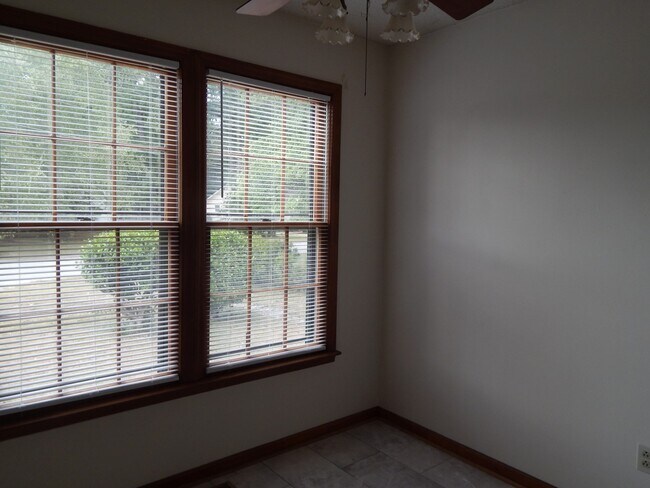 Building Photo - 3549 Georgia Ln