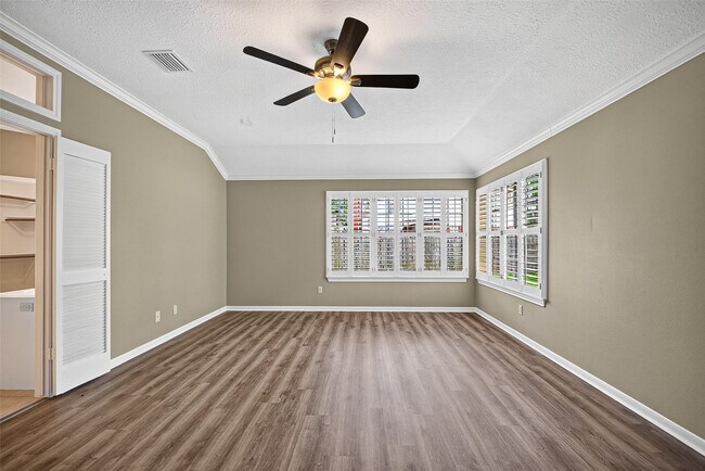 Building Photo - 1502 Beechurst Ct