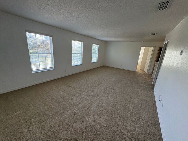 Building Photo - LARGE// Brand New 4/3.5 Bedroom Home in Br...