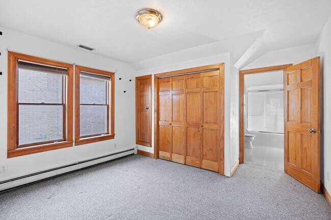 Building Photo - 119 N Wisconsin St