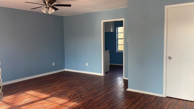 Building Photo - Beautiful house, perfect for you!!!