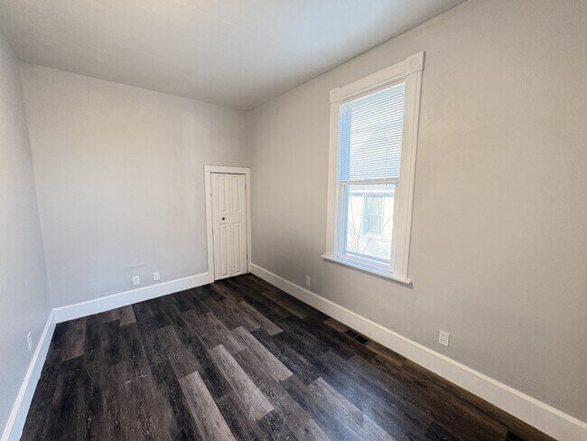 Building Photo - 109 S 13th St