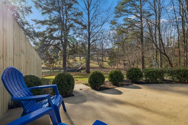 Building Photo - 594 Lake Haven Dr