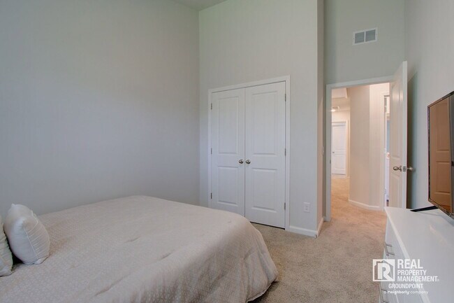 Building Photo - 174 Haventree Ct