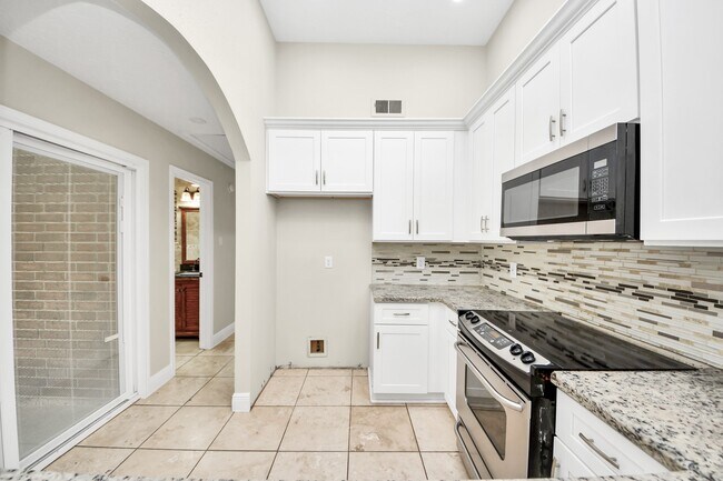 Building Photo - 5039 E Pagewick Dr