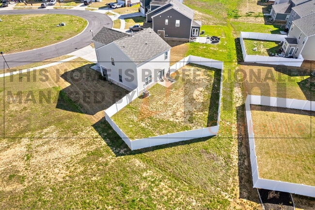 Building Photo - "JUST REDUCED - Charming Four Bedroom Retr...