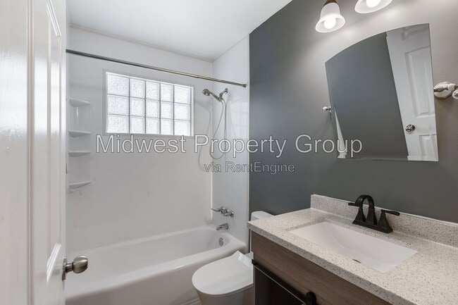 Building Photo - 1595 Flicker Dr