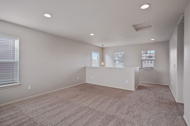 Building Photo - Updated home in Gardenside!