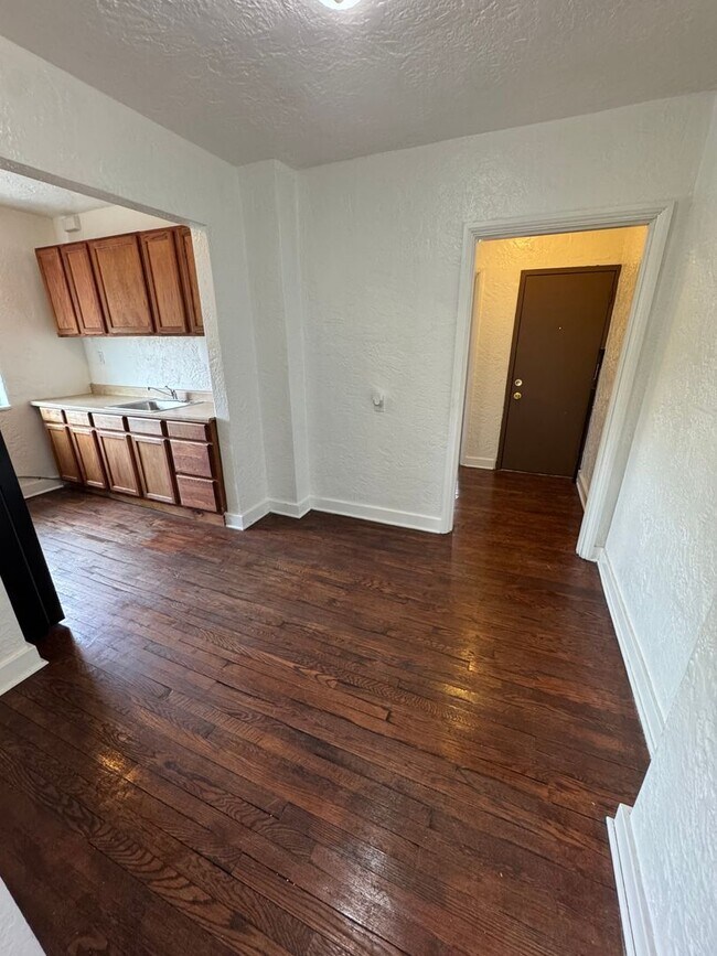 Building Photo - 2901 Chartiers Ave