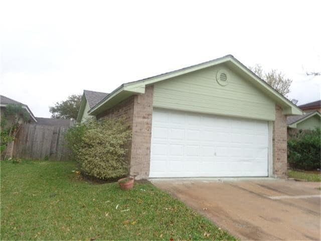 Building Photo - 16714 Sinaloa Dr