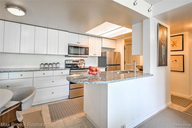 Building Photo - 35300 Woodward Ave