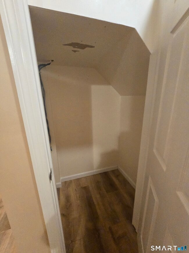 Building Photo - 38 Burton St