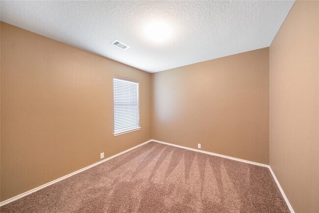 Building Photo - 5706 Baldwin Elm St
