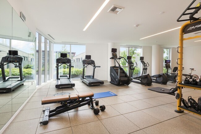 Building Photo - Modern Elegance at the Cosmopolitan on the Park