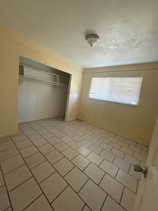 Building Photo - 7926-7928 Diana Marie Dr.