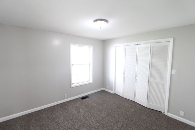 Building Photo - New on the Market with Great New Features!!