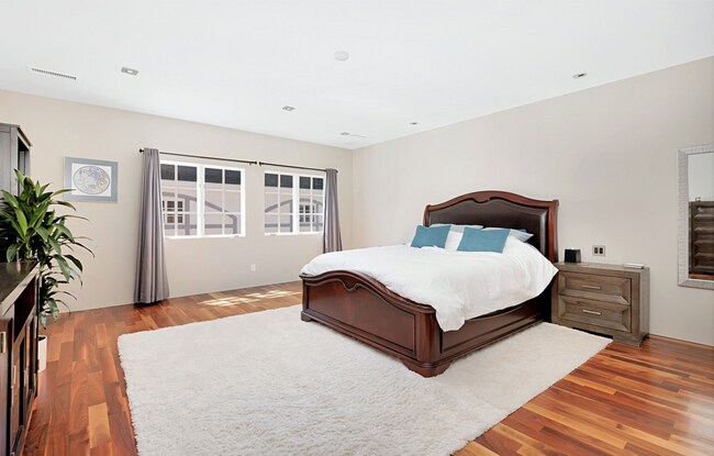 Building Photo - 7478 Avenida De Palais