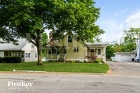 Building Photo - 40 2nd St