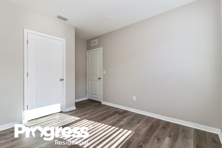 Building Photo - 36618 Goffaux Loop