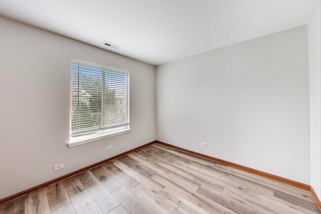 Building Photo - 2710 Glenwood Ct