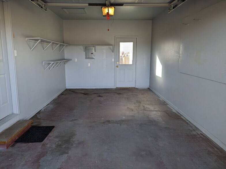 Garage - 1651 N 15th St