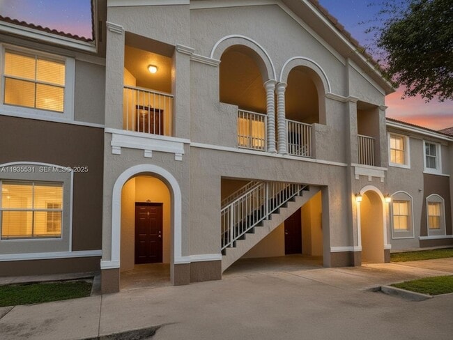 Building Photo - 1543 SE 25th St