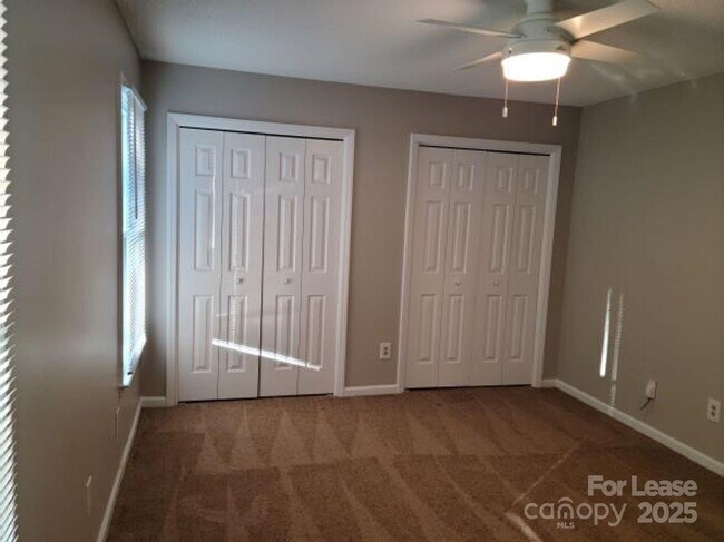 Building Photo - 6613 Farrington Ln