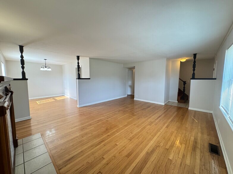 Building Photo - 6007 NW 32nd St