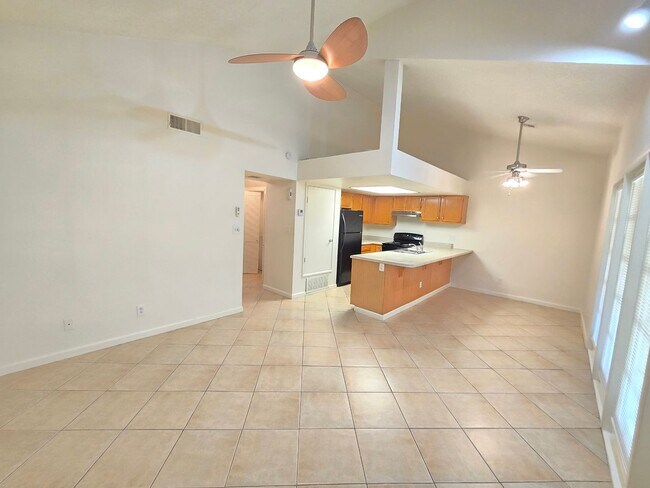 Building Photo - 1 Bed 1 Bath Spacious Apartment