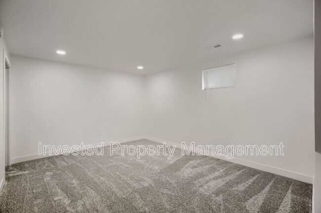 Building Photo - 6473 Newcombe Ct